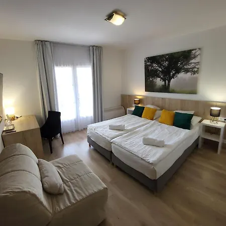 Szent Orban Erdei Wellness Es ホテル Kóspallag